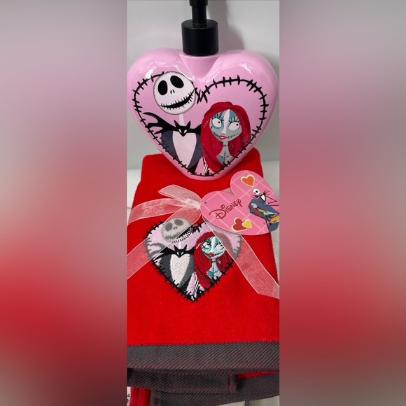 Nightmare Before Christmas Bathroom Set Lotion Jar & Hand Towels Jack & Sally - Picture 1 of 7